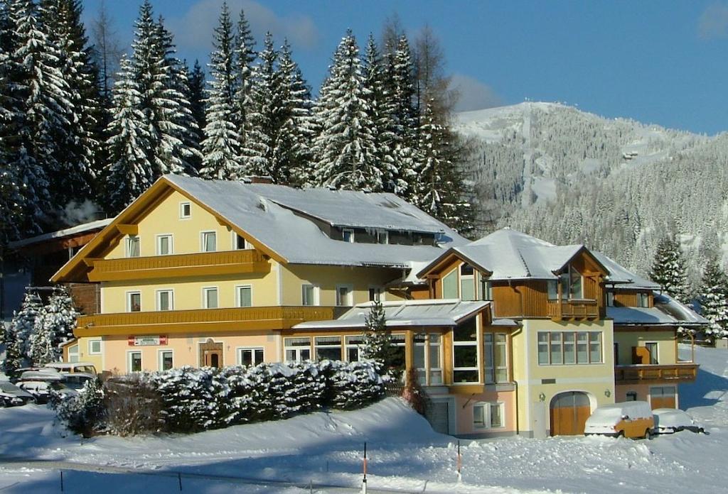 Hotel Gasthof Buchbauer Bad Sankt Leonhard im Lavanttal Bagian luar foto