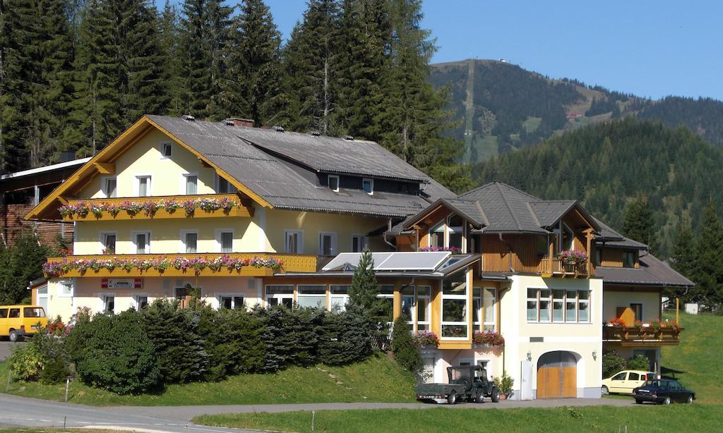Hotel Gasthof Buchbauer Bad Sankt Leonhard im Lavanttal Bagian luar foto