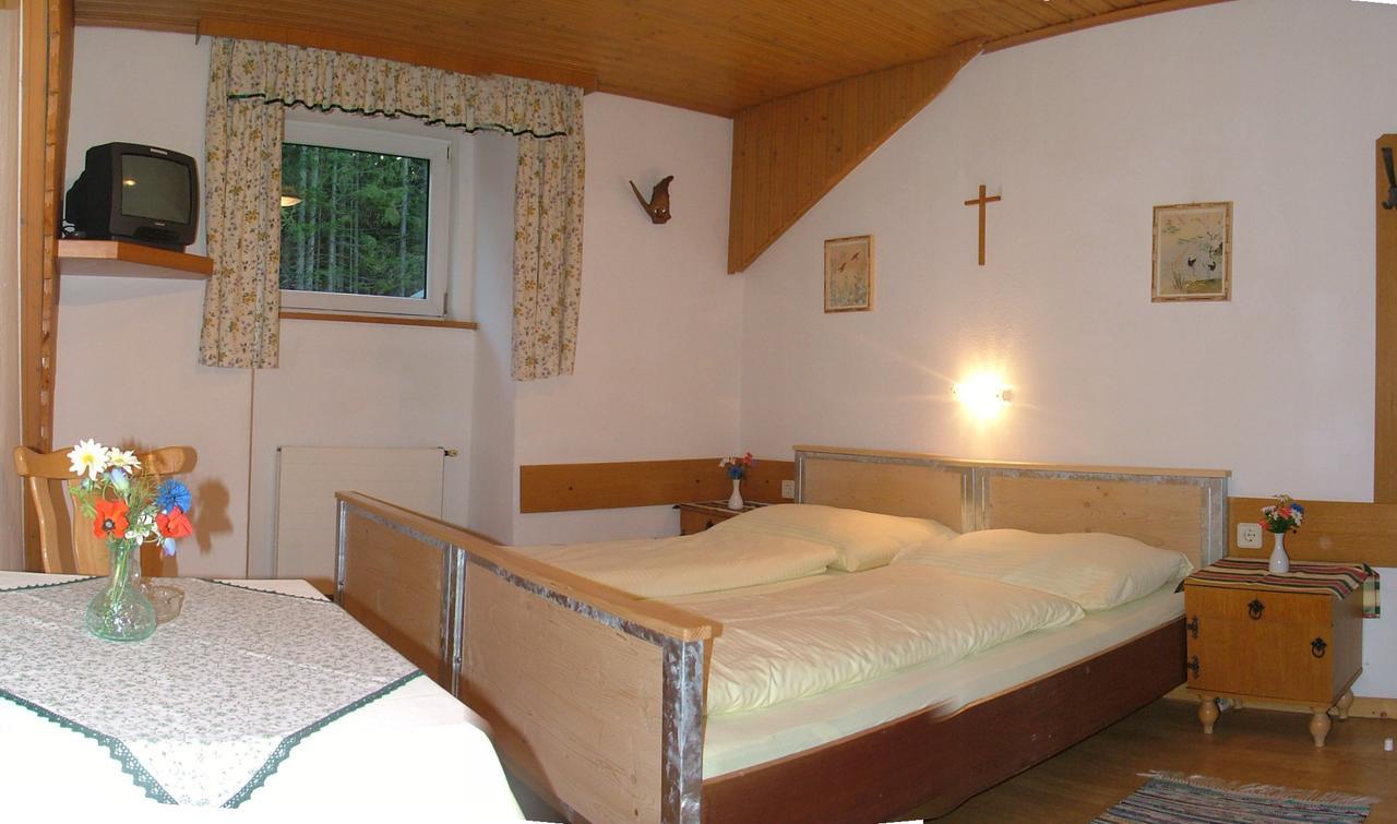 Hotel Gasthof Buchbauer Bad Sankt Leonhard im Lavanttal Bagian luar foto